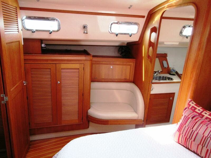 2004 Island Packet 420