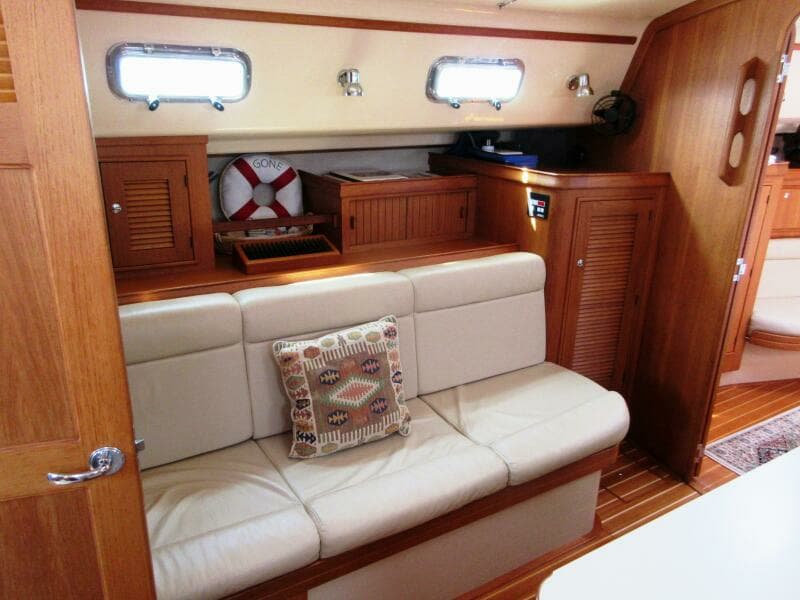 2004 Island Packet 420