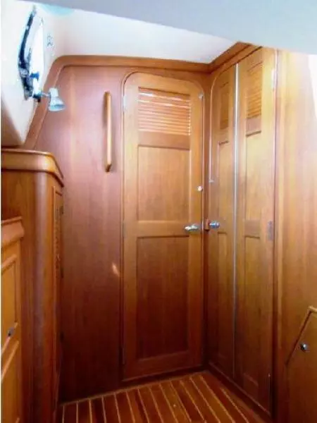 Aft Cabin Head & Salonentrance