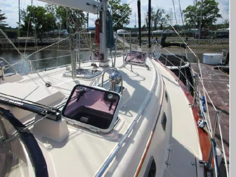 2004 Island Packet 420