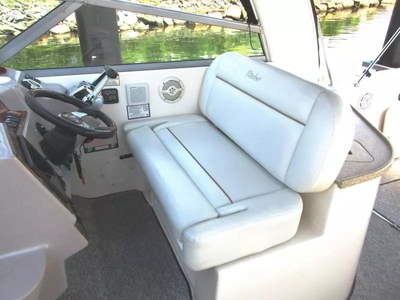 2005 Rinker 320 Fiesta Vee