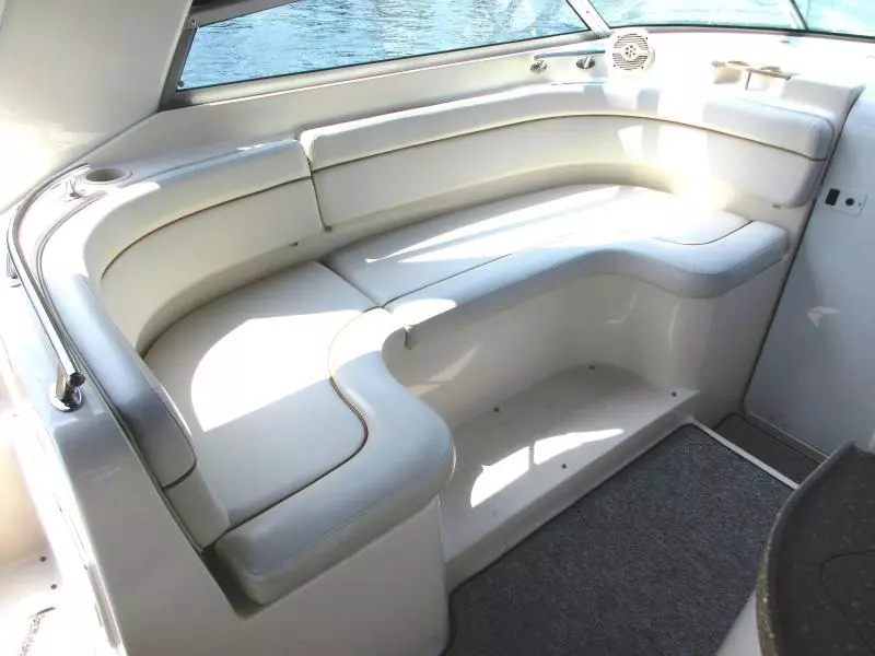 2005 Rinker 320 Fiesta Vee