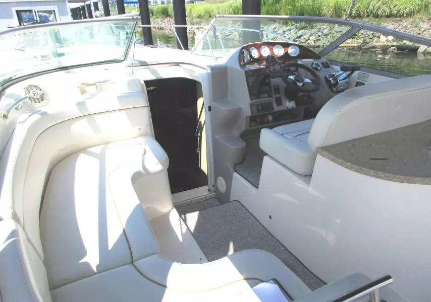 2005 Rinker 320 Fiesta Vee