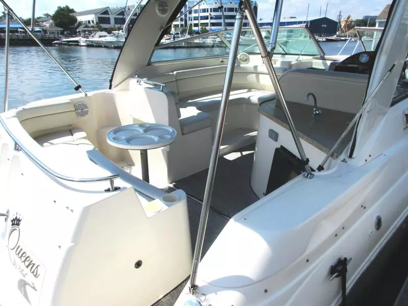 2005 Rinker 320 Fiesta Vee