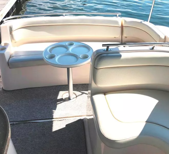 2005 Rinker 320 Fiesta Vee