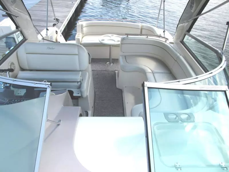 2005 Rinker 320 Fiesta Vee