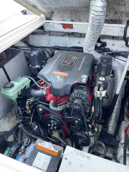 2005 Rinker 320 Fiesta Vee