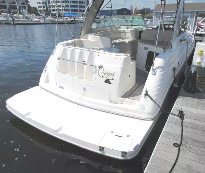 2005 Rinker 320 Fiesta Vee