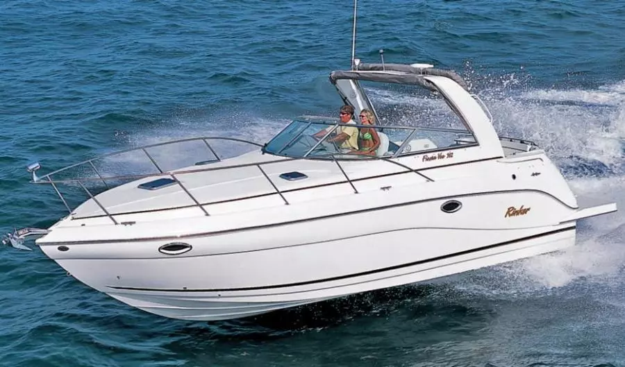 Rinker Fiesta Vee 320 (sistership)