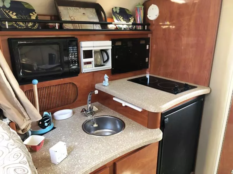 2005 Rinker 320 Fiesta Vee