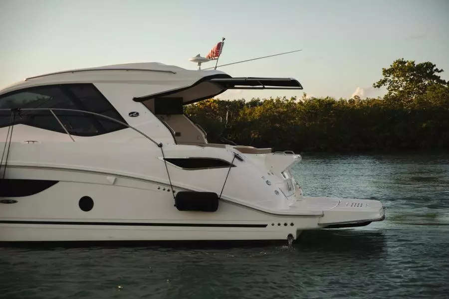2019 Sea Ray Sundancer Coupe