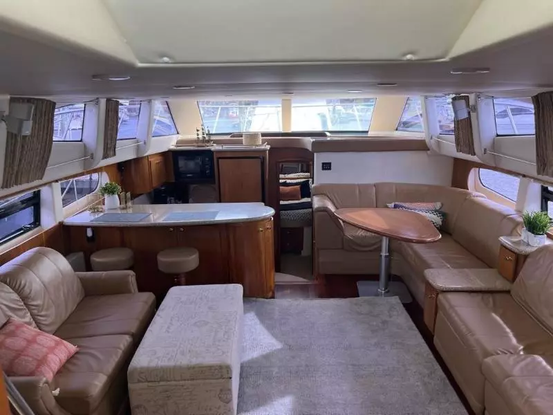2001 Carver 466 Motor Yacht