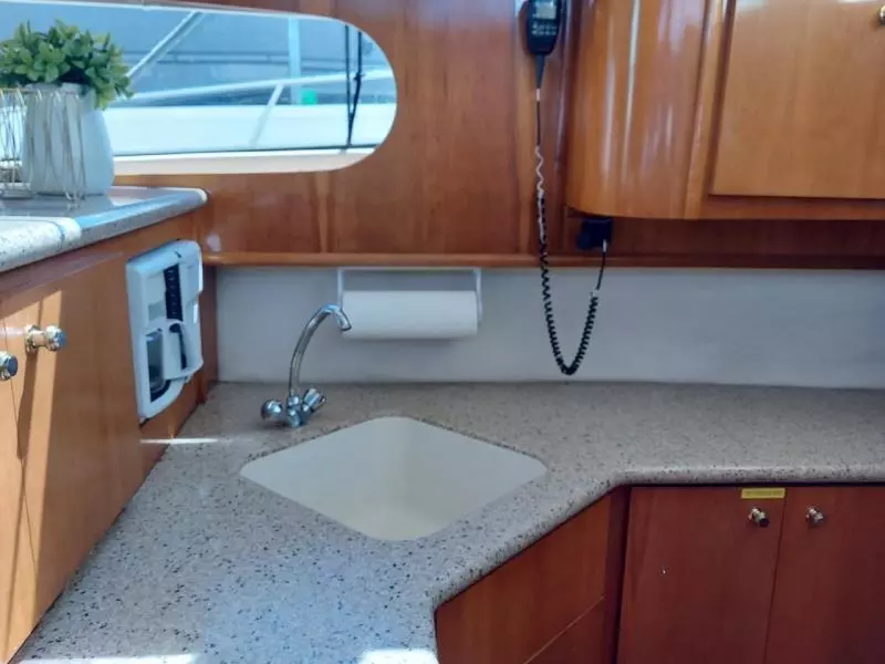 2001 Carver 466 Motor Yacht