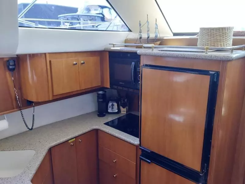 2001 Carver 466 Motor Yacht
