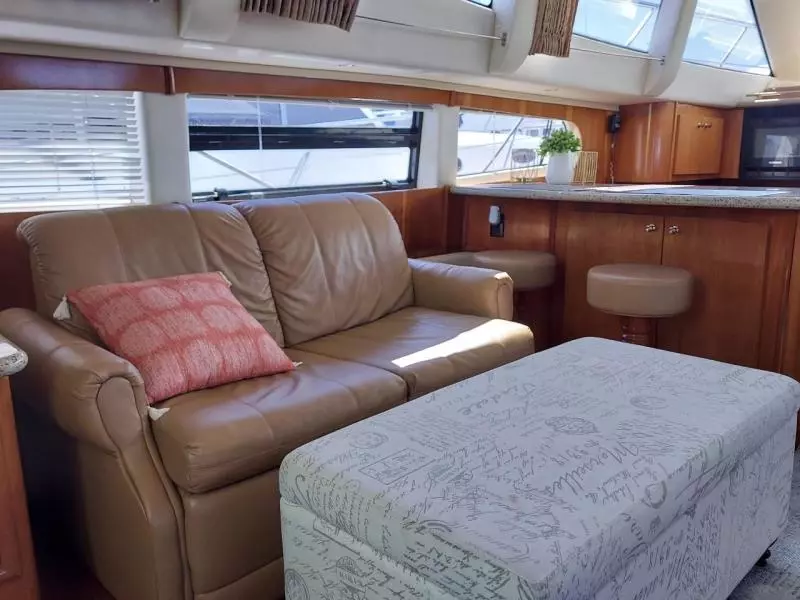 2001 Carver 466 Motor Yacht