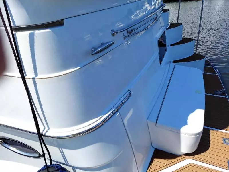 2001 Carver 466 Motor Yacht