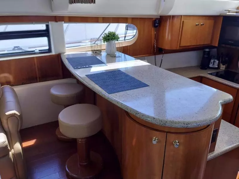 2001 Carver 466 Motor Yacht