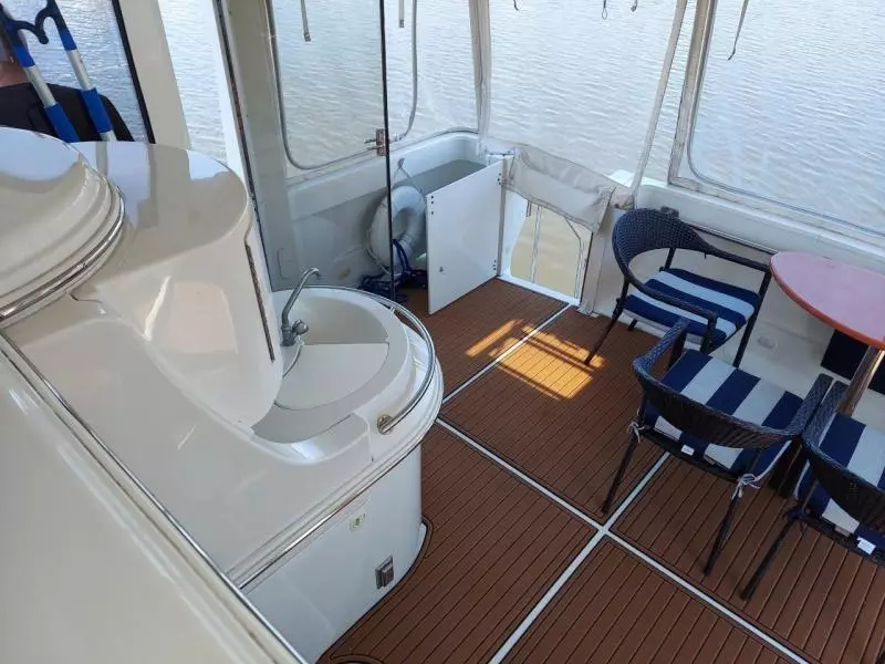 2001 Carver 466 Motor Yacht