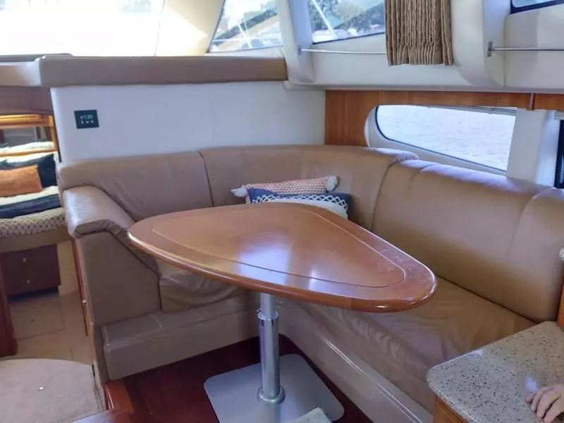 2001 Carver 466 Motor Yacht