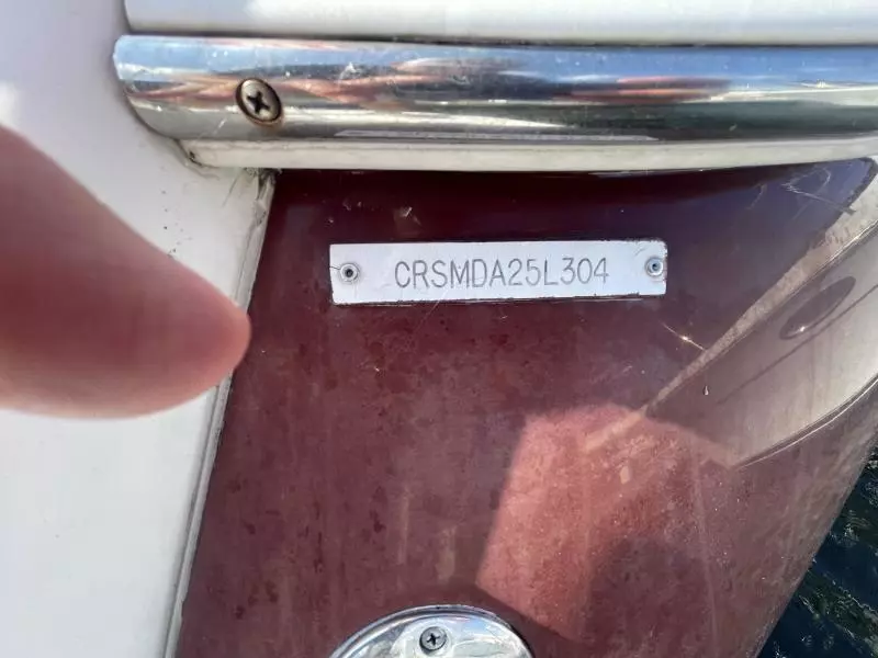 2004 Cruisers Yachts Express