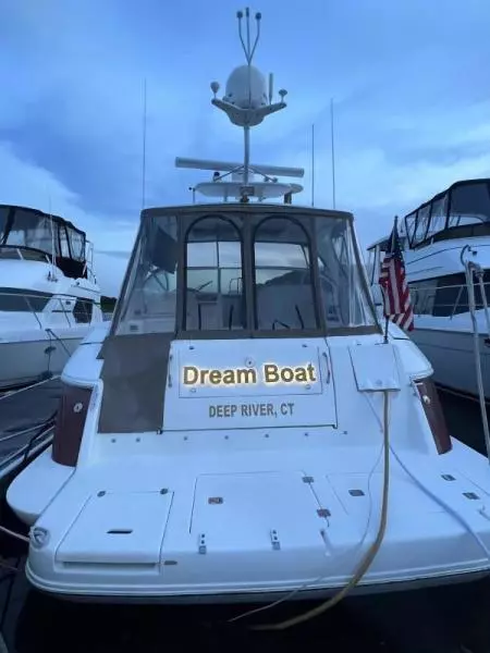 2004 Cruisers Yachts Express