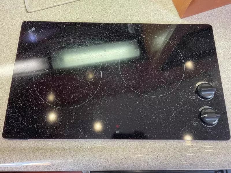 2004 Cruisers Yachts Express