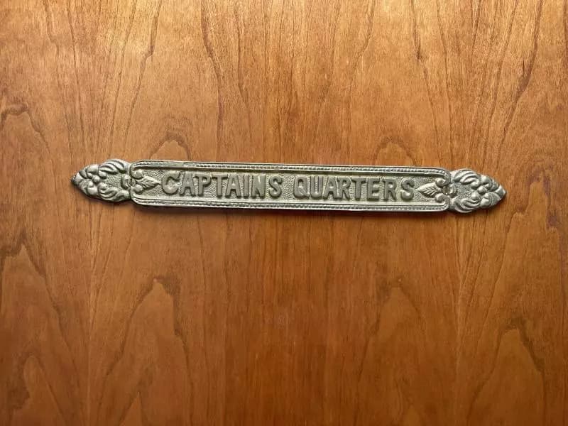 2004 Cruisers Yachts Express