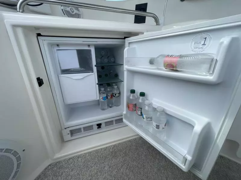 2004 Cruisers Yachts Express