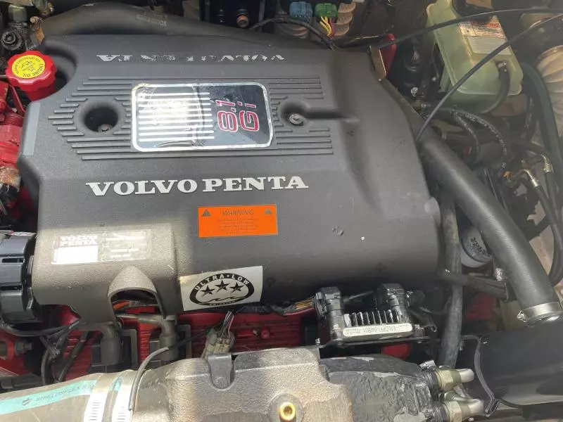 2004 Cruisers Yachts Express