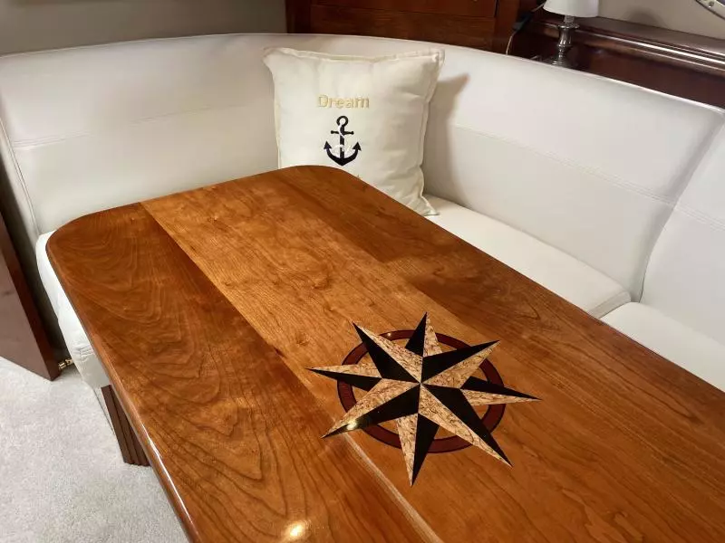 2004 Cruisers Yachts Express