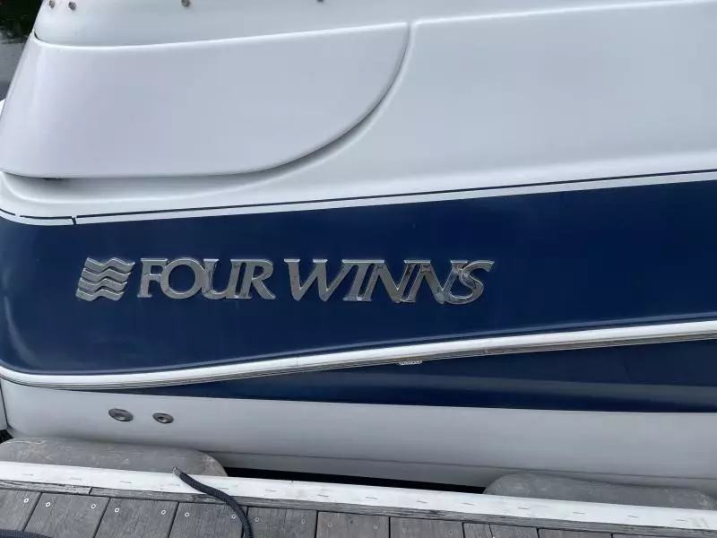 2004 Four Winns Vista
