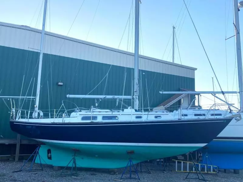 1976 Pearson 35 Yawl