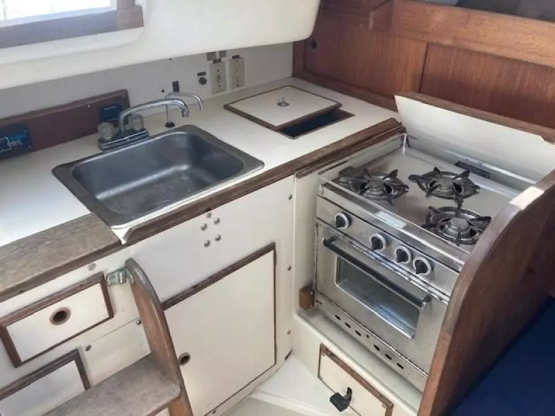 1976 Pearson 35 Yawl