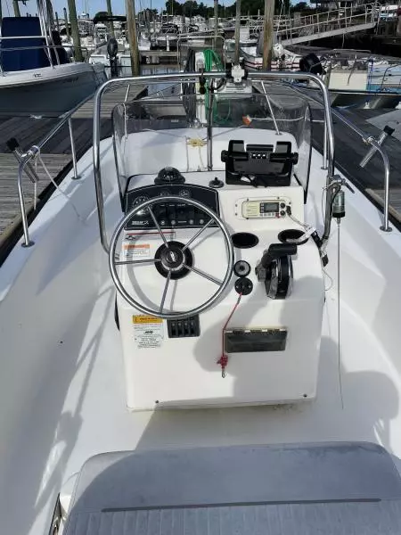 2010 Boston Whaler 170 Montauk