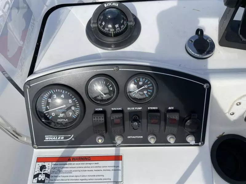2010 Boston Whaler 170 Montauk