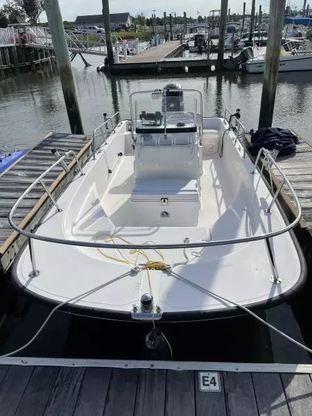 2010 Boston Whaler 170 Montauk