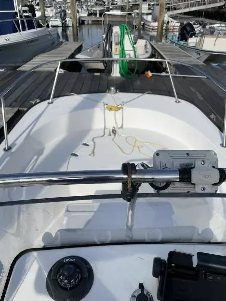 2010 Boston Whaler 170 Montauk
