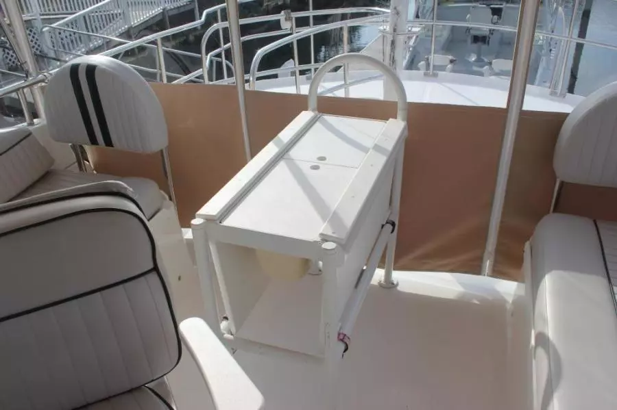 2003 Mainship 390 Trawler