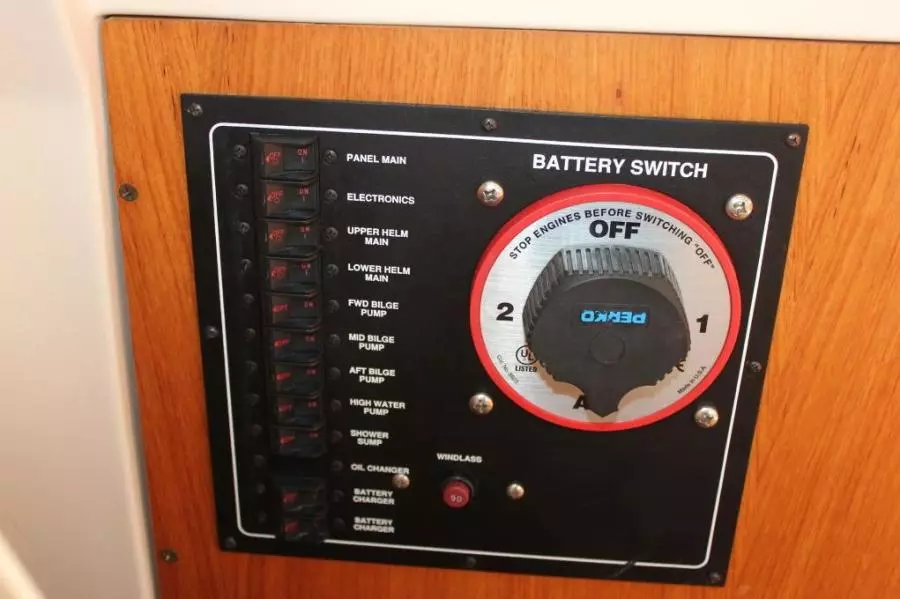 2003 Mainship 390 Trawler