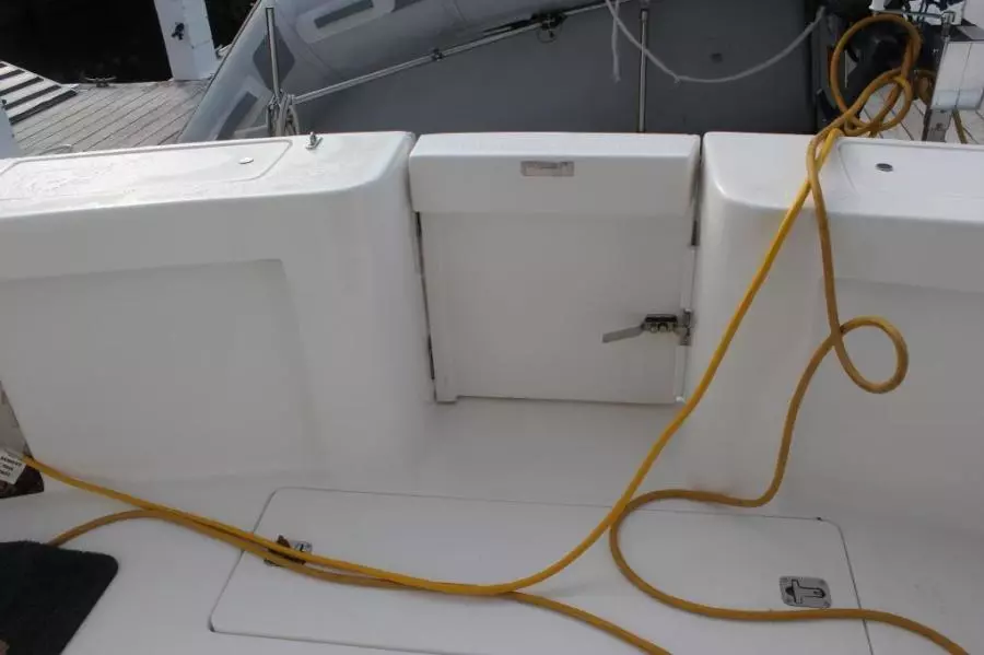 2003 Mainship 390 Trawler