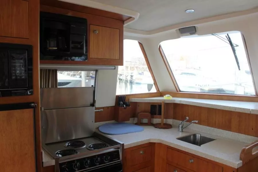 2003 Mainship 390 Trawler