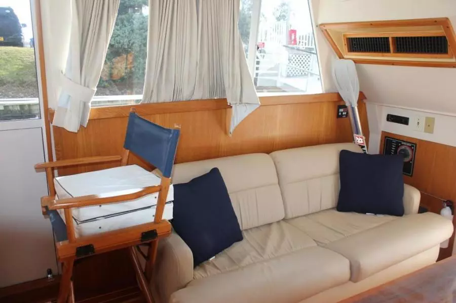 2003 Mainship 390 Trawler