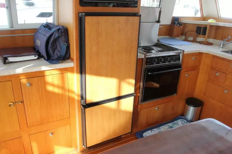 2003 Mainship 390 Trawler