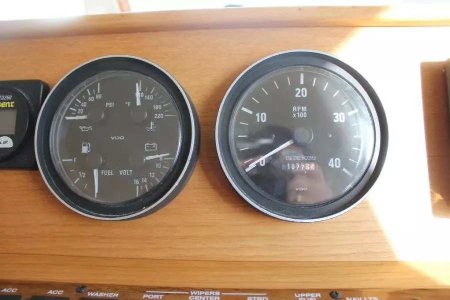 2003 Mainship 390 Trawler