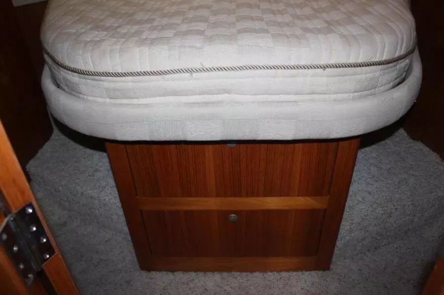 2003 Mainship 390 Trawler