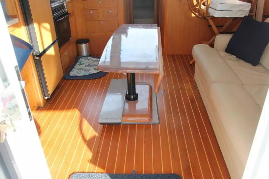 2003 Mainship 390 Trawler