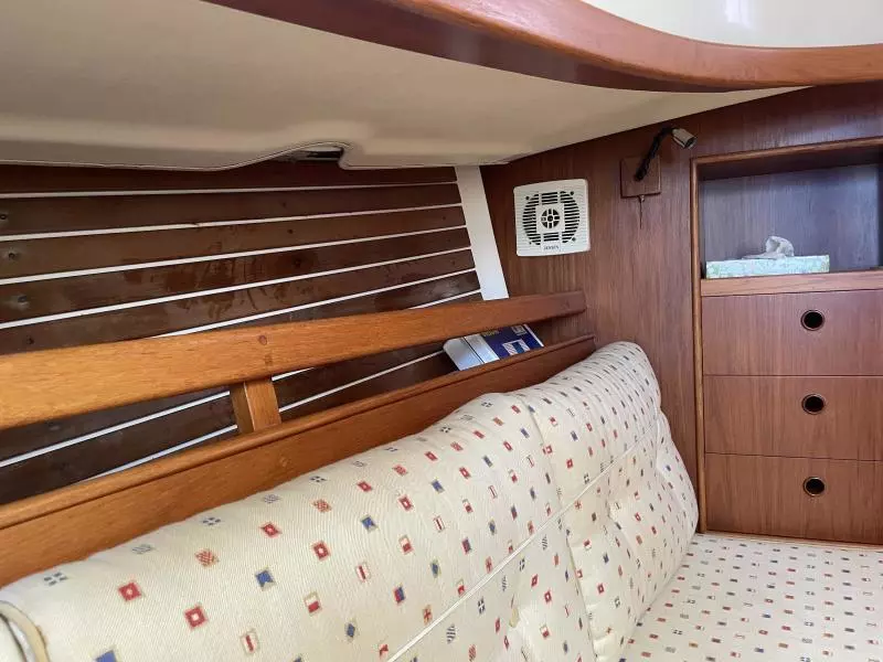 1983 Hinterhoeller Nonsuch 30 Classic