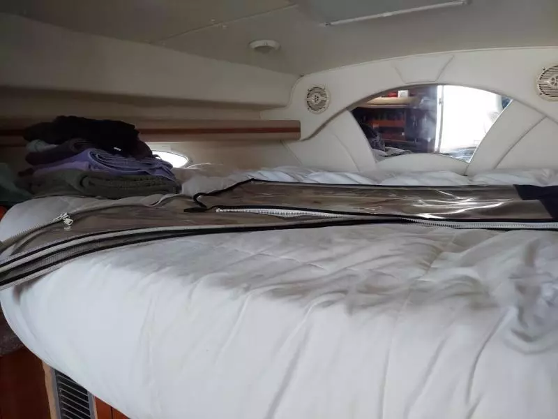 2004 Rinker 342 Fiesta Vee