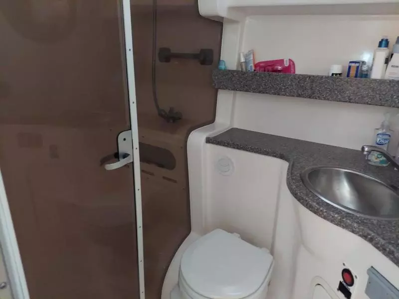 2004 Rinker 342 Fiesta Vee