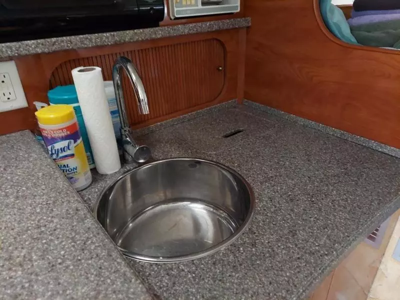 2004 Rinker 342 Fiesta Vee